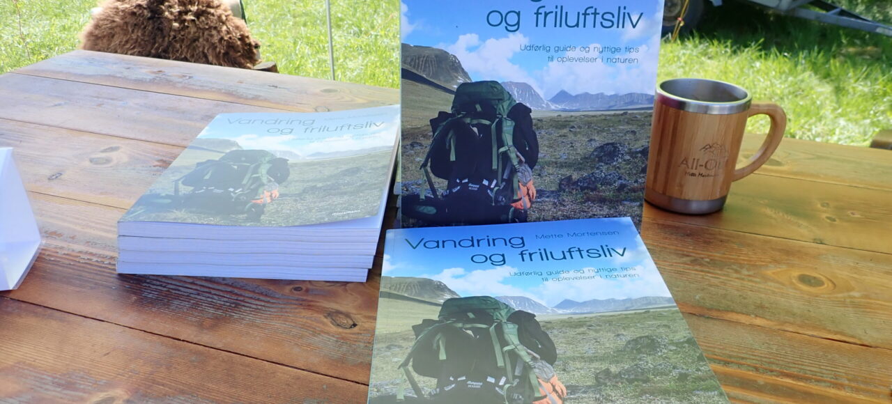 Softback bog om friluftsliv