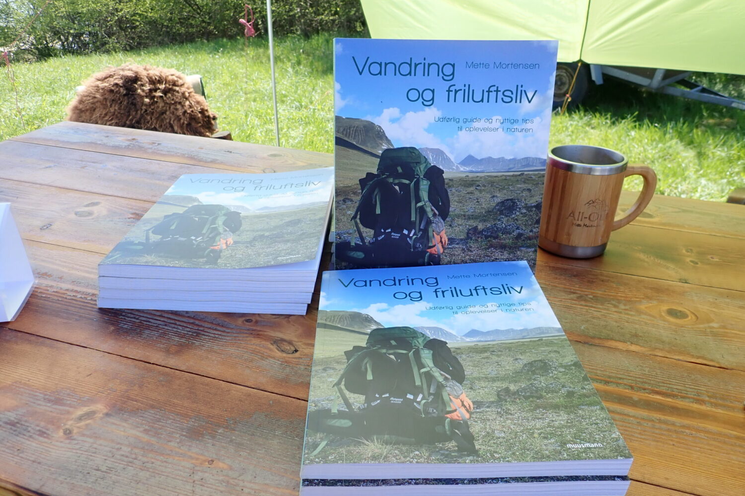 Softback bog om friluftsliv